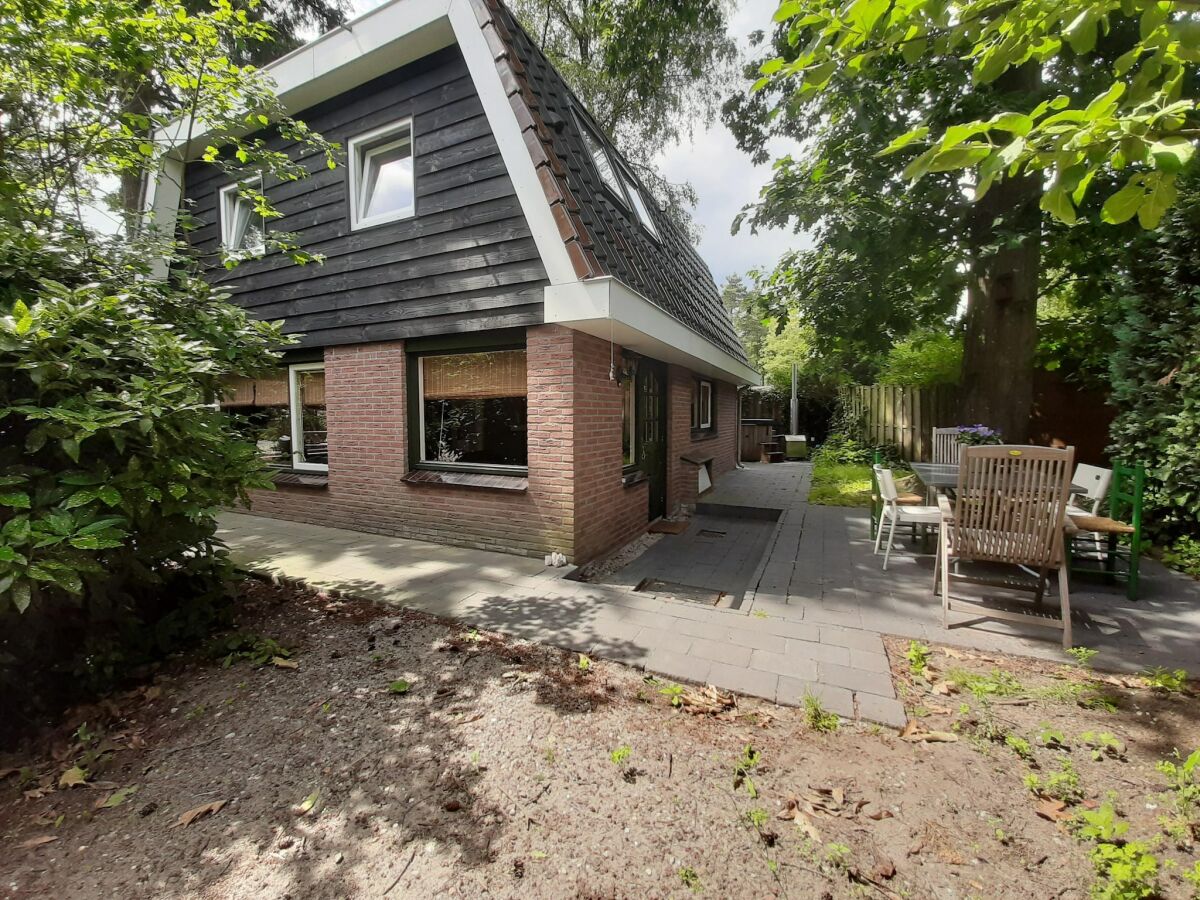 Holiday house Holiday Home in Voorthuizen with Hot Tub - Outdoor photo 3