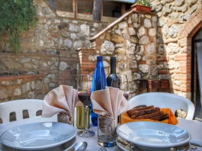 Apartment Sunny Apartment with Pool - Outdoor photo 15