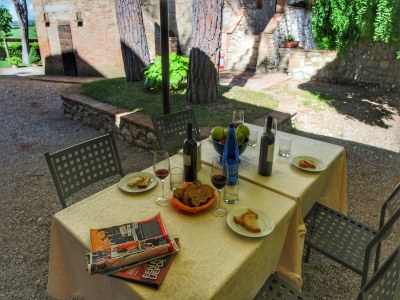 Apartment Sunny Apartment with Pool - Outdoor photo 37