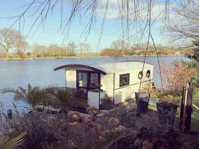 Holiday park Romantic Boathouse Getaway in Lathum - Outdoor photo 2