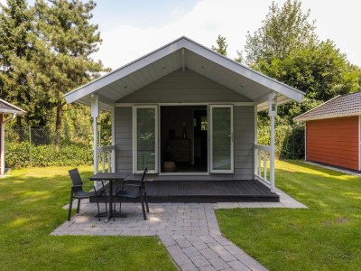 Holiday park Tiny House in Brabant with Cozy Terrace - Holiday park