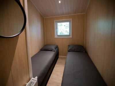 Holiday park Lodge in Brabant mit überdachter Terrasse - Features photo 8