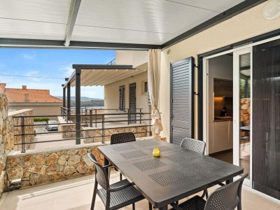 Apartment Crepsa Paradise with Jacuzzi - Couple Getaway - Outdoor photo 9