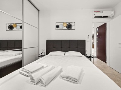 Apartment Crepsa Paradise with Jacuzzi - Couple Getaway - Features photo 21