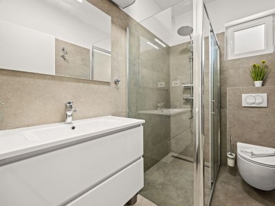 Apartment Crepsa Paradise with Jacuzzi - Couple Getaway - Features photo 23