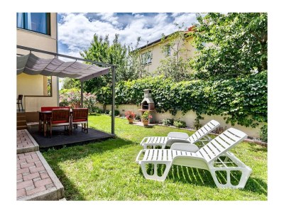 Holiday apartment Holiday apartment INES with private garden and barbecue near Pula - Outdoor photo 10