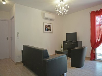 Villa Villa in Var with Hill Views & Pool - Features photo 17