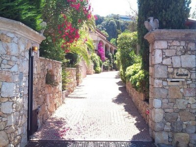 Holiday house Superb Villa with swimming pool in Nice - Features photo 9