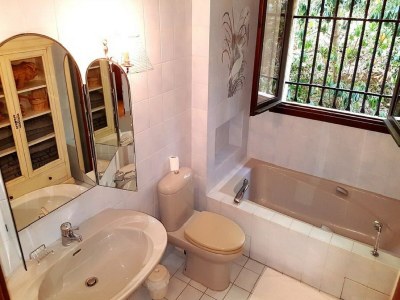 Holiday house Superb Villa with swimming pool in Nice - Features photo 24