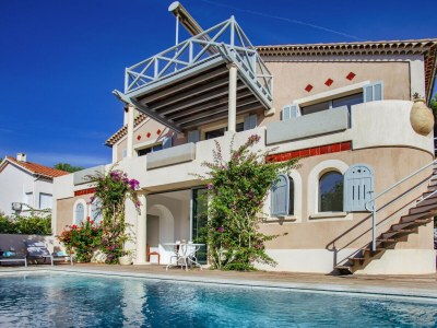 Villa VILLA L'AMANDIER BANDOL SUR MER in Bandol - Villa