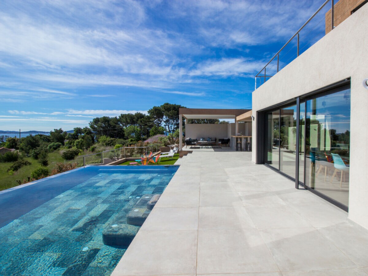 Villa VILLA TITIMAMA CARQUEIRANNE - Outdoor photo 5