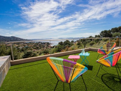 Villa VILLA TITIMAMA CARQUEIRANNE - Outdoor photo 6