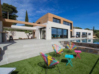 Villa VILLA TITIMAMA CARQUEIRANNE - Outdoor photo 9