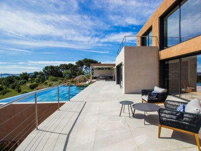 Villa VILLA TITIMAMA CARQUEIRANNE - Outdoor photo 10