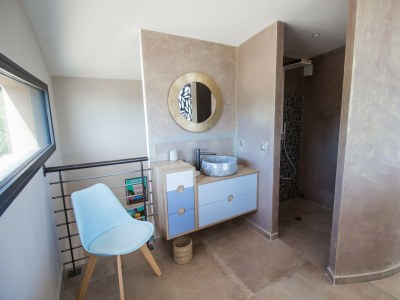 Villa VILLA TITIMAMA CARQUEIRANNE - Features photo 18