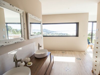 Villa VILLA TITIMAMA CARQUEIRANNE - Features photo 34