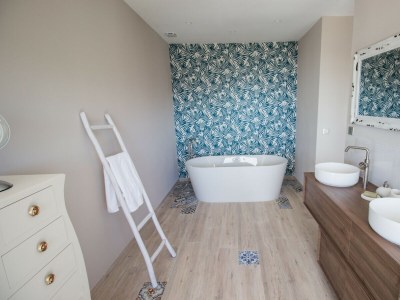 Villa VILLA TITIMAMA CARQUEIRANNE - Features photo 35