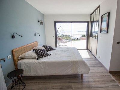 Villa VILLA TITIMAMA CARQUEIRANNE - Features photo 37