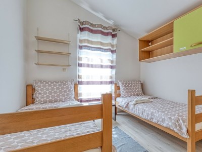 Apartment Mara - Two-Bedroom Apartment with Balcony A2 - Features photo 9