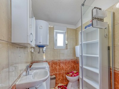 Apartment Mara - Two-Bedroom Apartment with Balcony A2 - Features photo 10