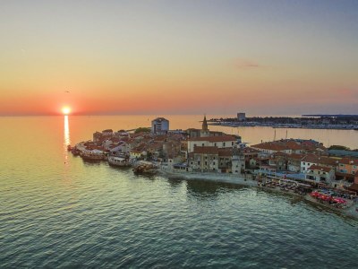 Apartment Mara - Two-Bedroom Apartment with Balcony A2 - Environment photo 13