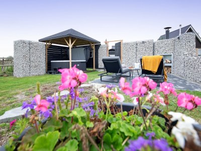 Holiday house Holiday home near forest with wellness garden - Outdoor photo 6