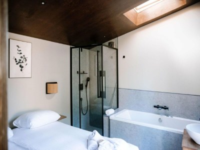 Holiday park Wellness Cabin in Netherlands with Outdoor Spa - Features photo 14