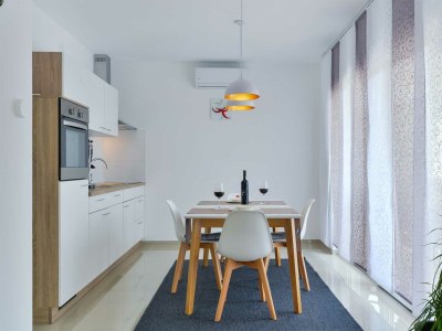 Holiday apartment Olujic 2 - Features photo 15