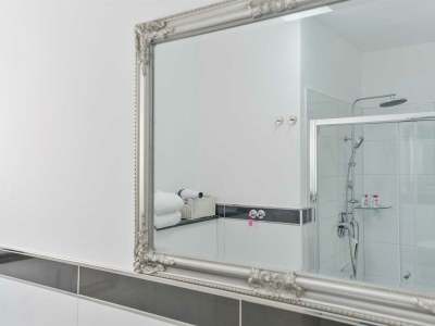 Holiday apartment Olujic 2 - Features photo 27