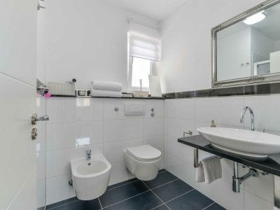 Holiday apartment Olujic 2 - Features photo 28