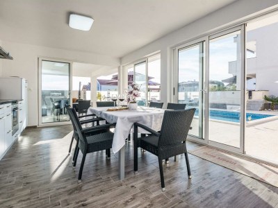 Holiday apartment Olujic 2 - Features photo 34