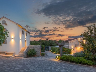 Villa Villa JERINI with a 50m2 heated saltwater pool and wellness Jacuzzi nearby - Outdoor photo 19