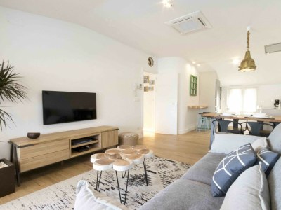 Apartment Atlantic | Rentals Collection - Features photo 8