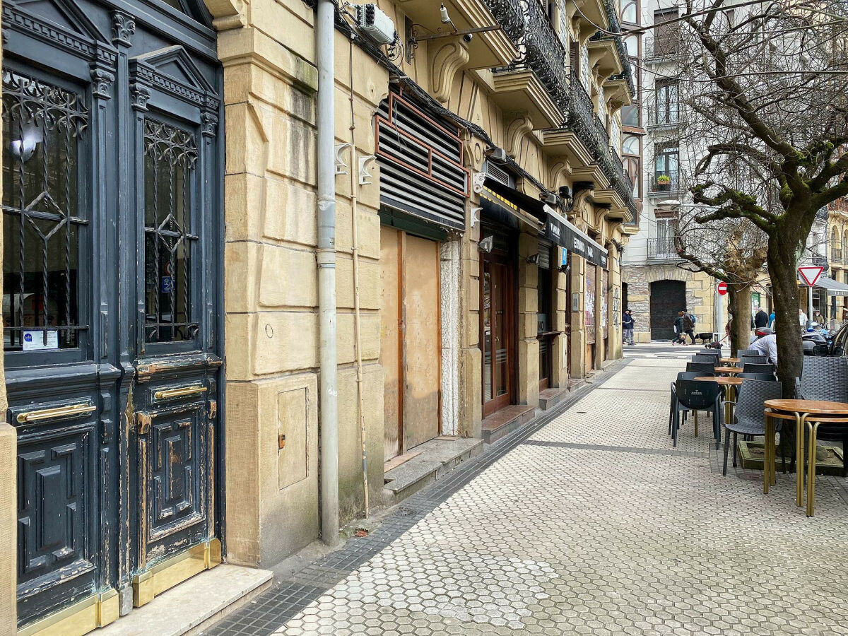 Apartment Autonomia | The  Rentals Collection - Outdoor photo 2