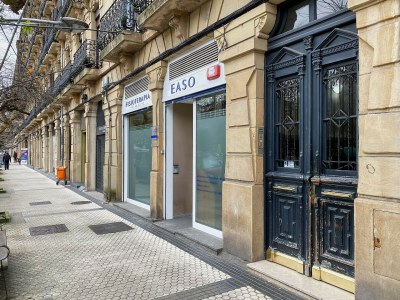 Apartment Autonomia | The  Rentals Collection - Outdoor photo 3