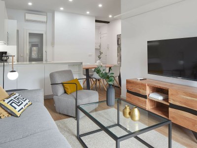 Apartment Autonomia | The  Rentals Collection - Features photo 6