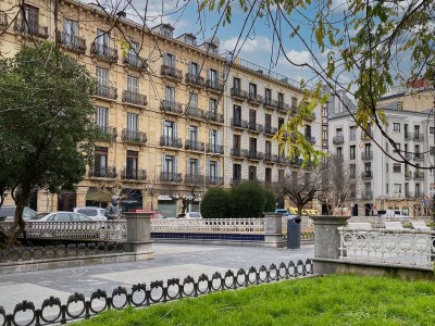 Apartment Autonomia | The  Rentals Collection - Environment photo 24