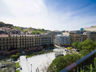 Apartment Da Vinci | The Rentals Collection - Environment photo 11