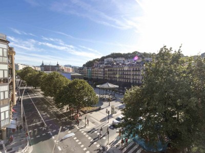 Apartment Easo | The Rentals Collection - Outdoor photo 2