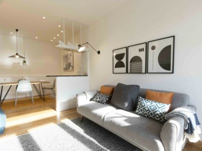 Apartment Easo | The Rentals Collection - Features photo 7