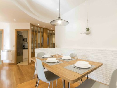 Apartment Easo | The Rentals Collection - Features photo 8