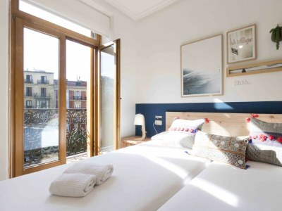 Apartment Easo | The Rentals Collection - Features photo 12
