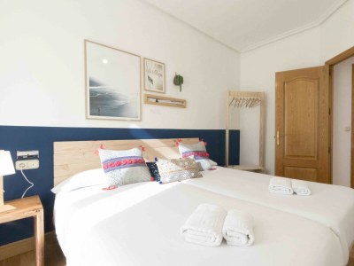 Apartment Easo | The Rentals Collection - Features photo 13