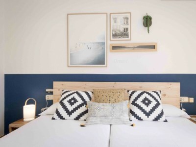 Apartment Easo | The Rentals Collection - Features photo 15