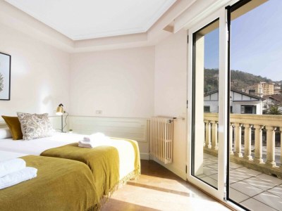 Apartment Elkano | The Rentals Collection - Features photo 12