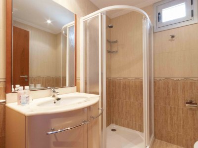 Apartment Erribera | The Rentals Collection - Features photo 11