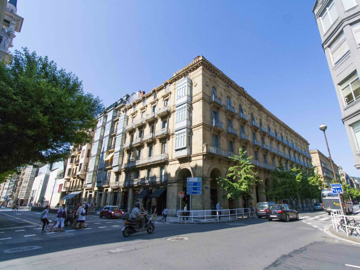 Apartment Gallery | The Rentals Collection - Outdoor photo 4