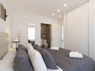 Apartment Issar - The Rentals Collection - Features photo 17