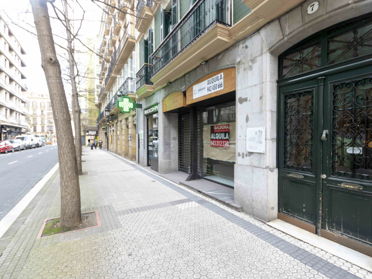 Apartment Legazpi | The Rentals Collection - Outdoor photo 3