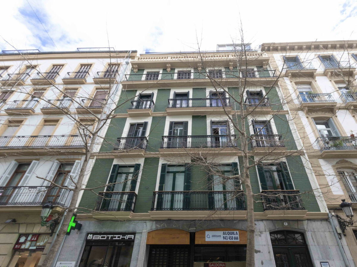 Apartment Legazpi | The Rentals Collection - Outdoor photo 5